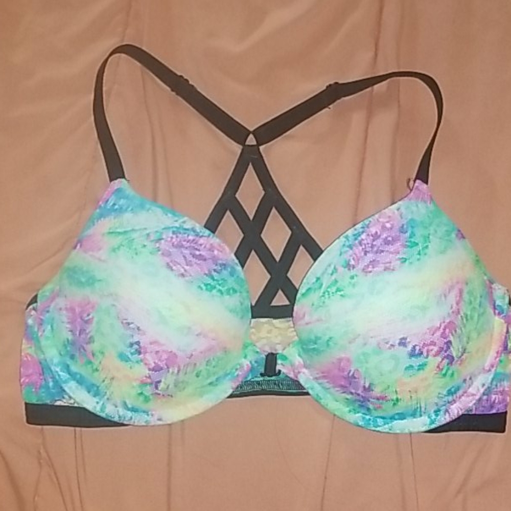 Victoria Secret front close push up Bra